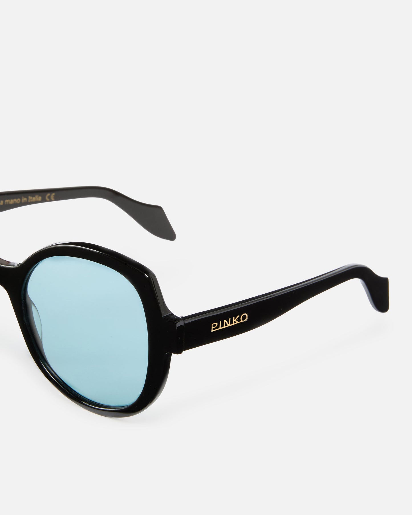 Oversize sunglasses