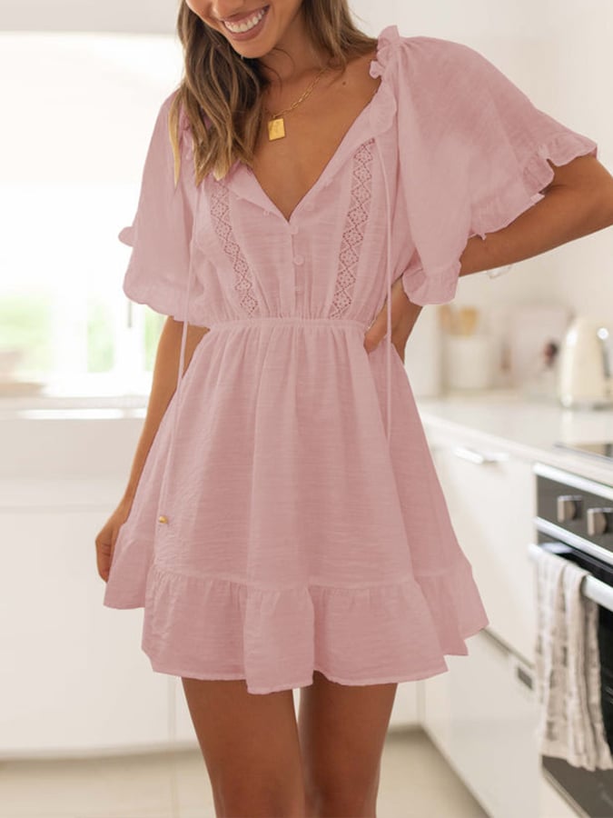 Süßes Rüschenkleid mit Spitze