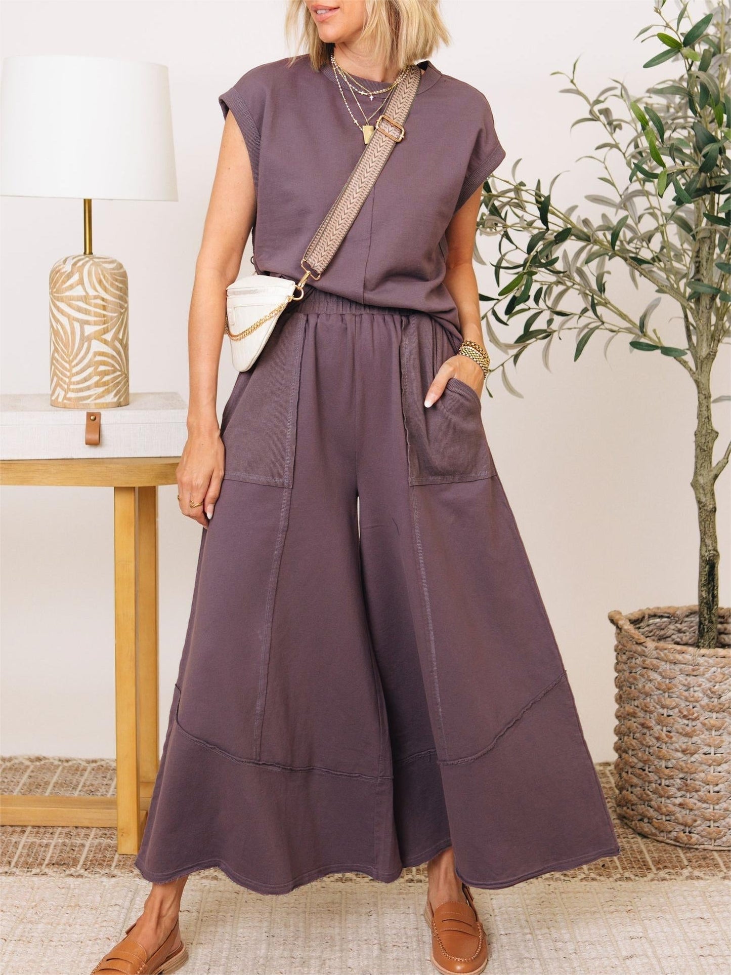 Set aus Top mit klaren Linien und Hose mit weitem Bein (2 kaufen, Versand gratis)