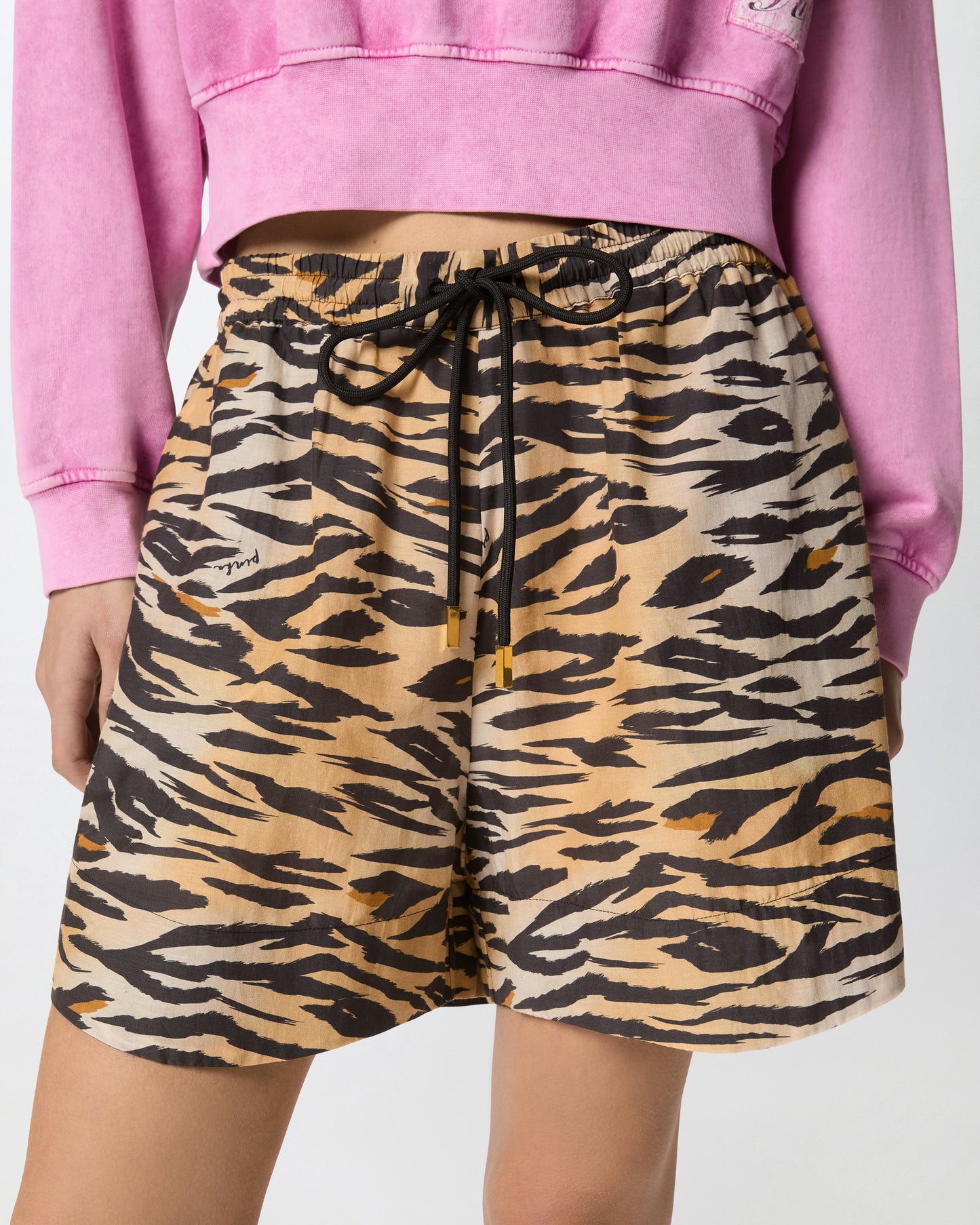 Shorts with tiger print