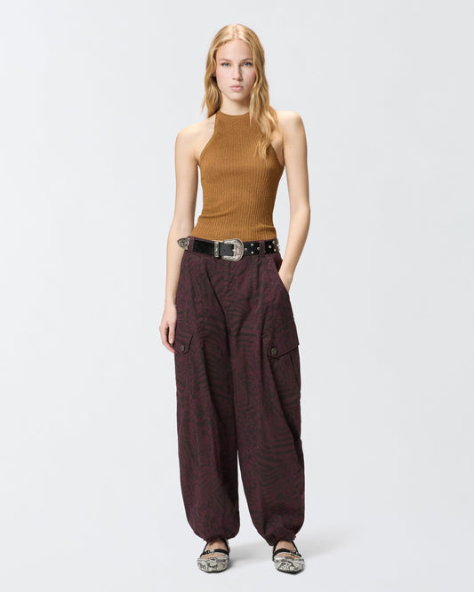 Off-the-shoulder top with neck fastening