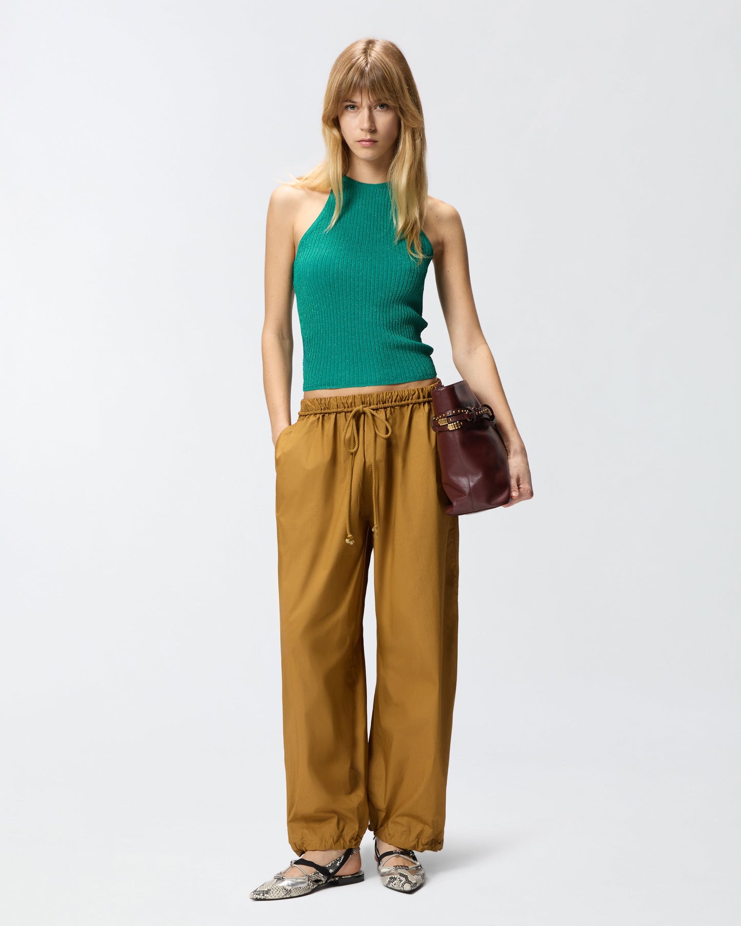 Off-the-shoulder top with neck fastening