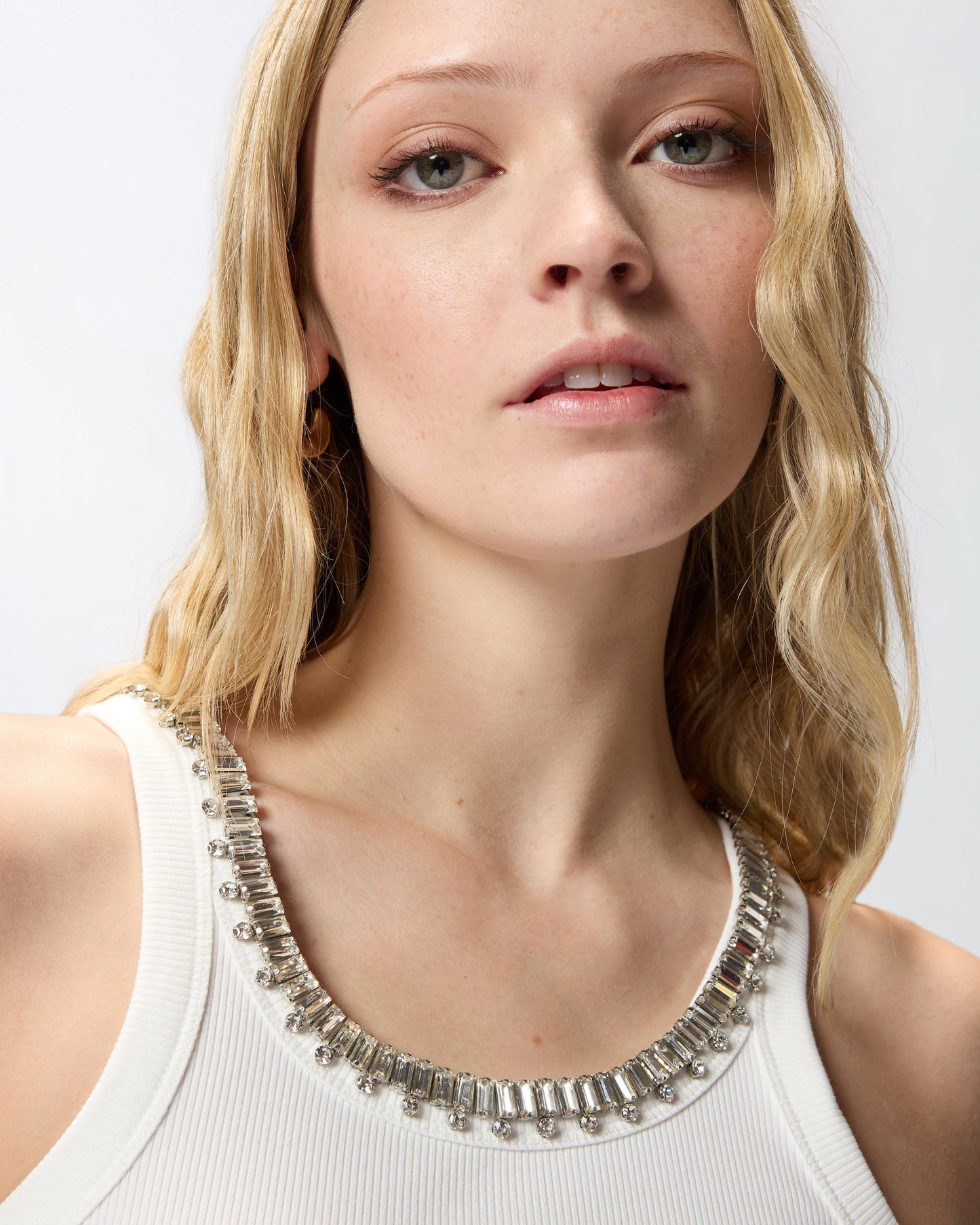 Ribbed top with bejewelled embellishment