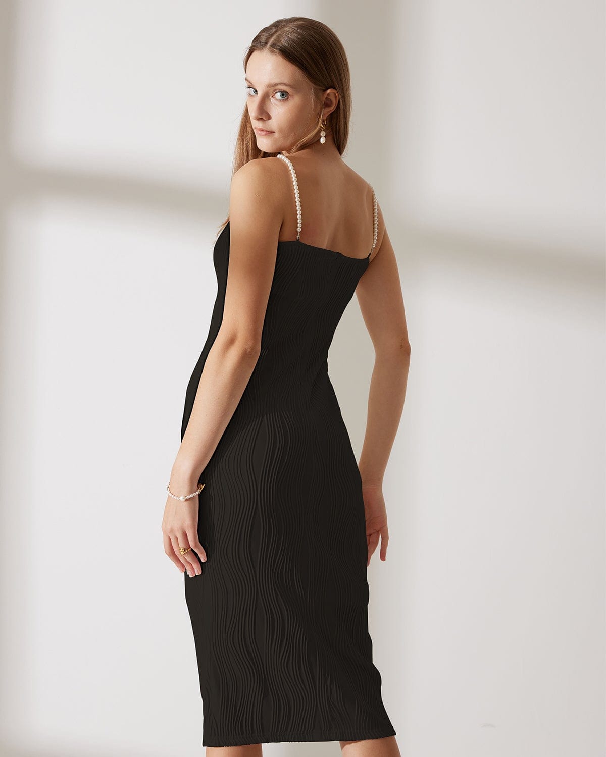 Das Cami-Kleid mit Wasserwellenstruktur