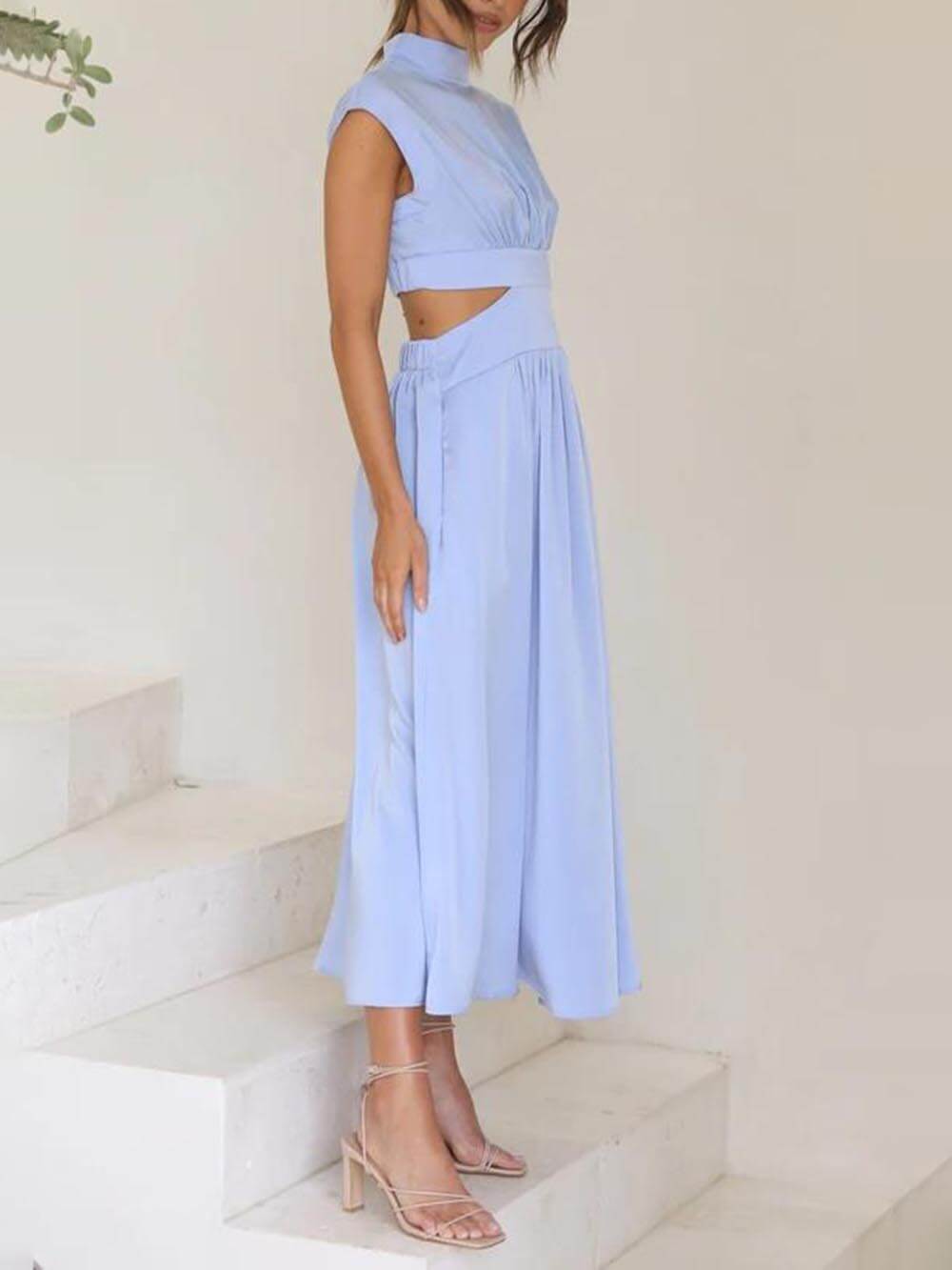 Urlaubs-Midikleid mit Cut-Out und Taschen