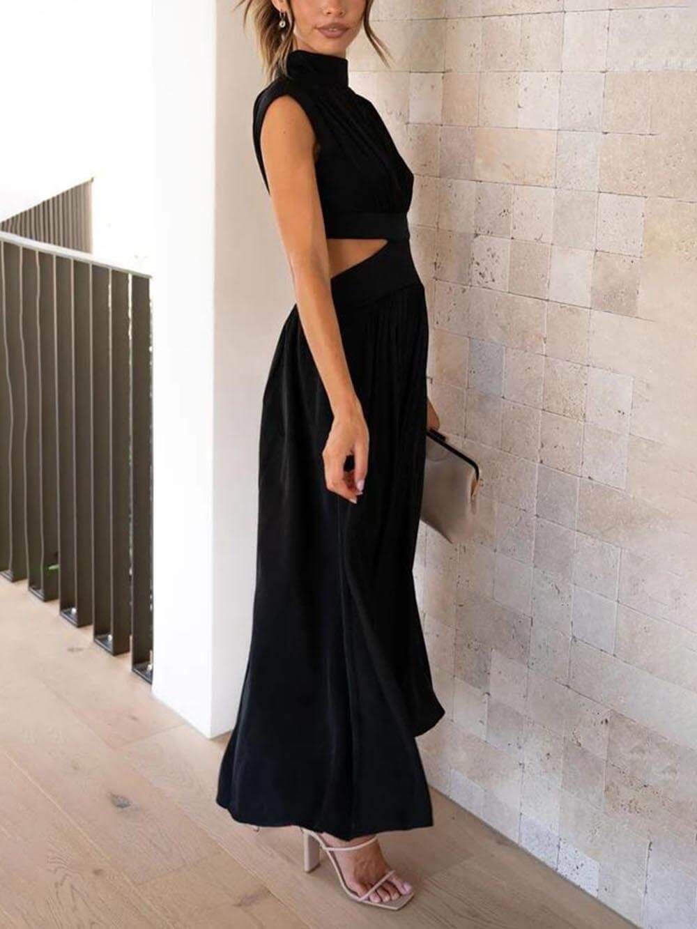 Urlaubs-Midikleid mit Cut-Out und Taschen