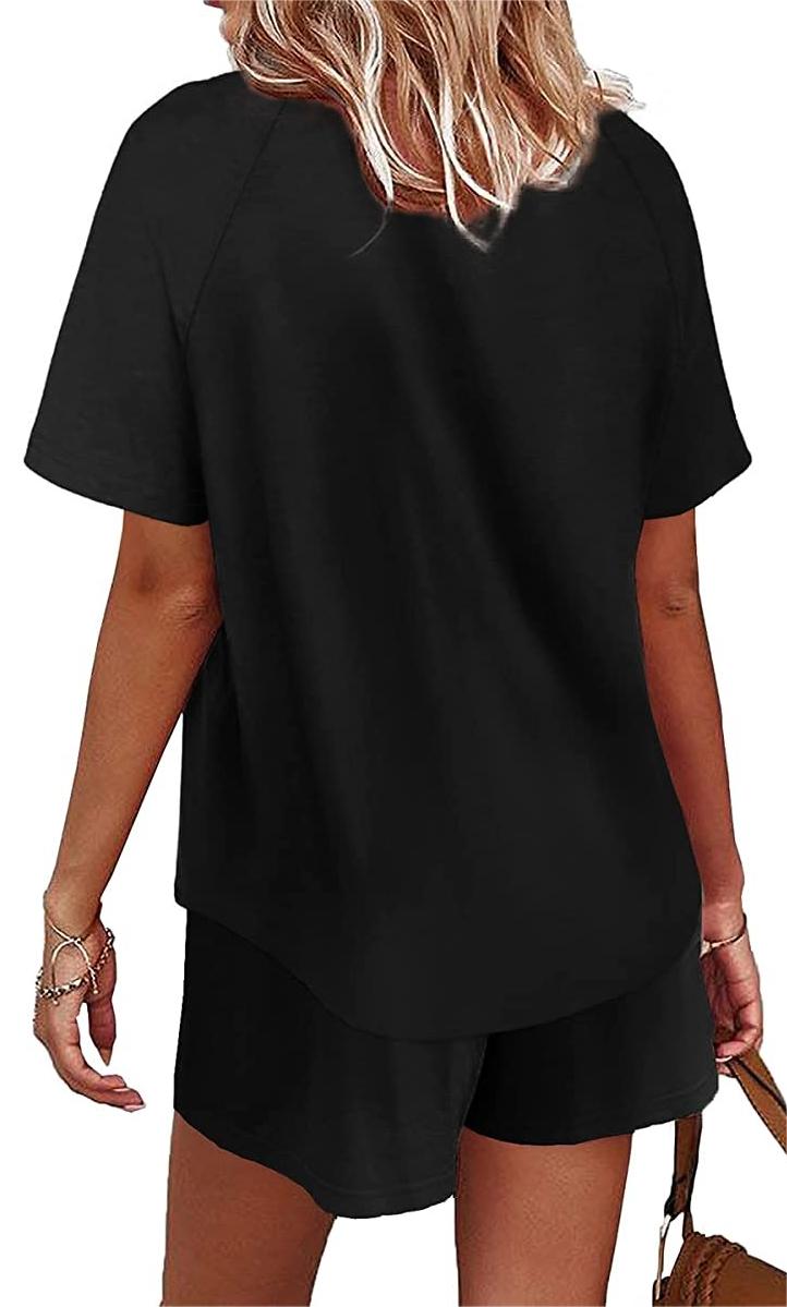 Zweiteiliges Freizeit-Outfit für Damen