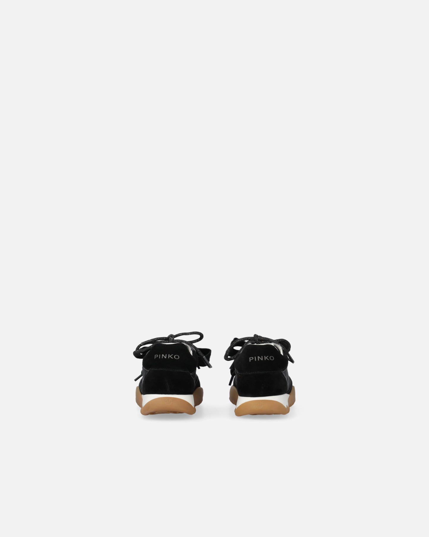 Sneakers with double laces